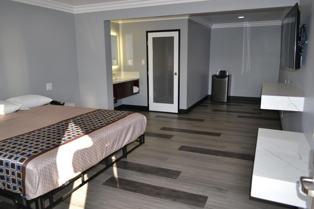 Bell Gardens Inn Los Angeles - เบลการ์เดนส์ ภายนอก รูปภาพ