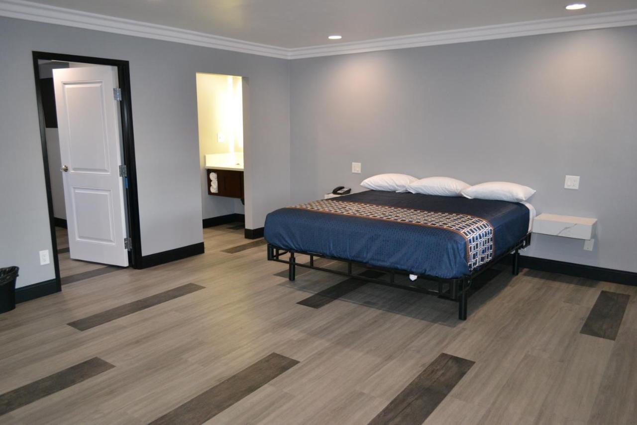Bell Gardens Inn Los Angeles - เบลการ์เดนส์ ภายนอก รูปภาพ